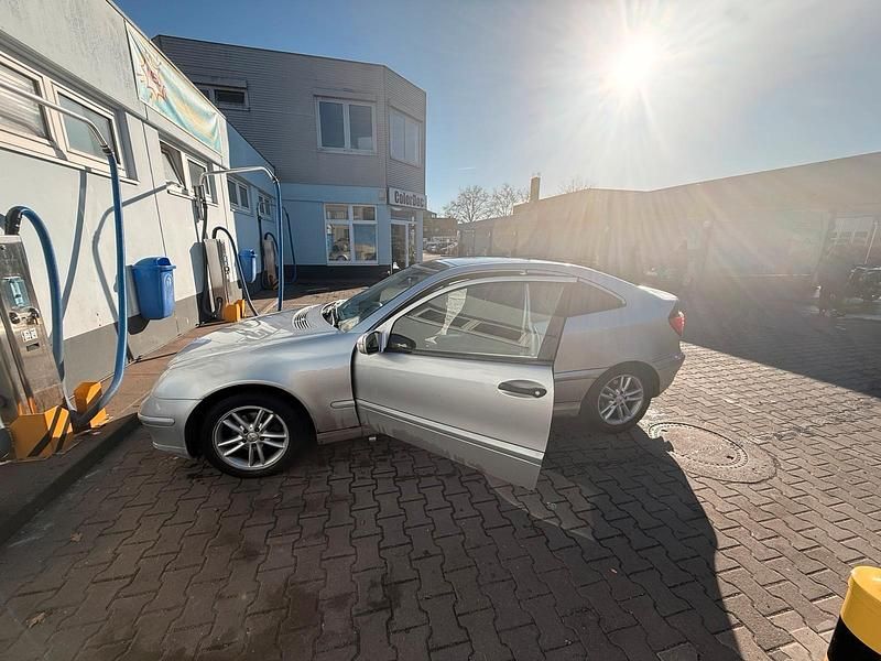 Gebraucht Mercedes C180 143 PS (105 kW) 2003 Grau Coupé