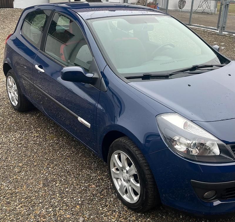 Gebraucht Renault Clio II 75 PS (55 kW) 2007 Blau Kleinwagen