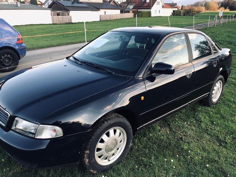 Gebraucht Audi A4 101 PS (74 kW) 1998 Limousine