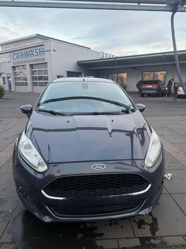 Gebraucht Ford Fiesta SYNC Edition 101 PS (74 kW) 2014 Grau Kleinwagen