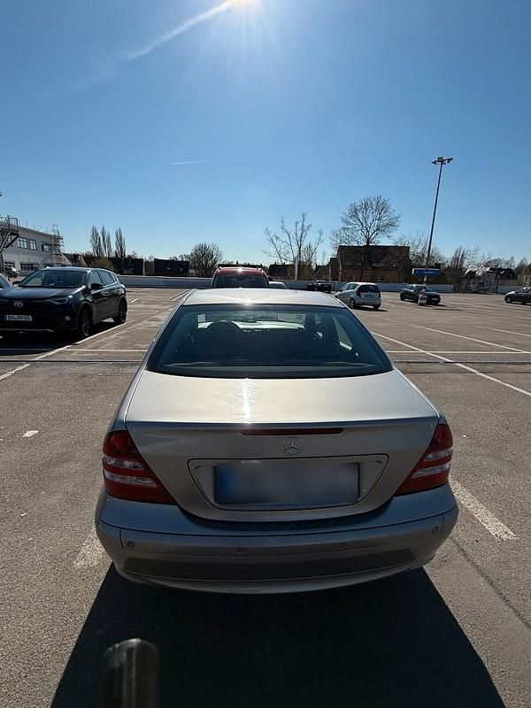 Gebraucht Mercedes C200 122 PS (89 kW) 2005 Silber Limousine
