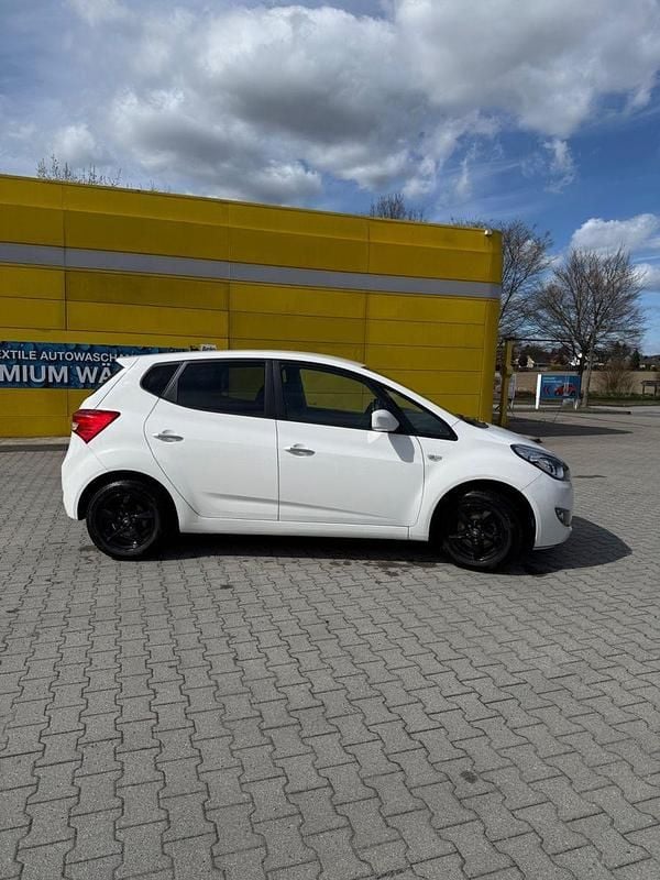 Gebraucht Hyundai ix20 125 PS (91 kW) 2014 Weiß Kleinwagen