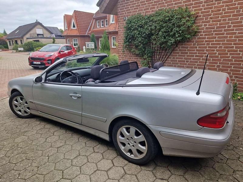 Gebraucht Mercedes CLK200 Avantgarde 163 PS (119 kW) 2000 Silber Cabrio