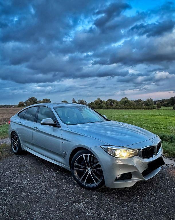 Silber Gebraucht 2015 BMW 330 Gran Turismo Sport Line Limousine | 18.900 € (Teuer) - Bild 1/4