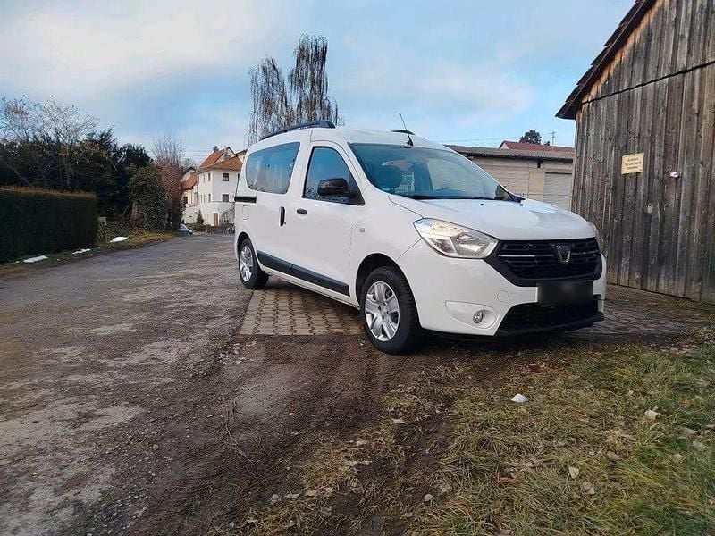 Gebraucht Dacia Dokker 102 PS (75 kW) 2020 Weiß Van / Kleinbus