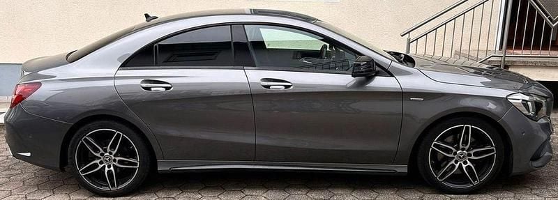 Grau Gebraucht 2017 Mercedes CLA250 Edition Limousine | 17.500 € (Superpreis) - Bild 1/4