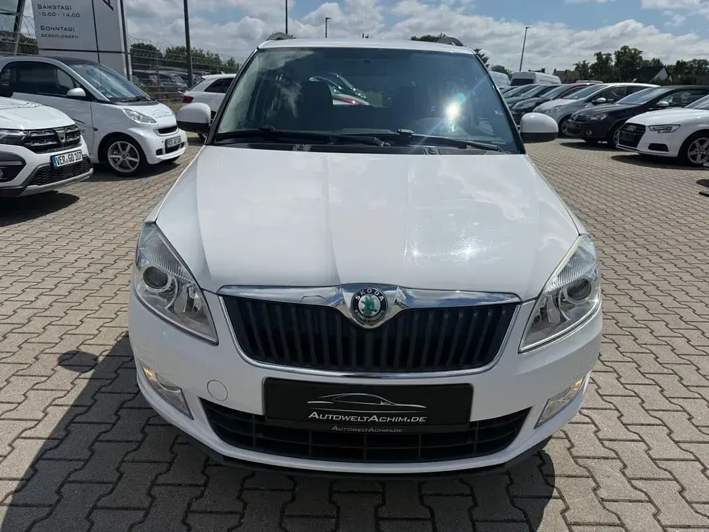 Gebraucht Skoda Fabia Ambiente 90 PS (66 kW) 2011 Weiß Kombi