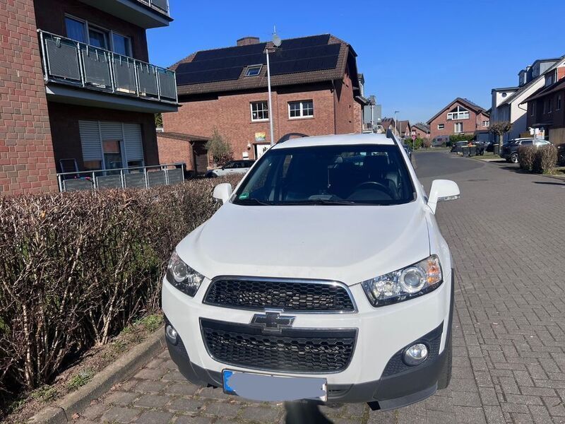 Weiß Gebraucht 2012 Chevrolet Captiva LT SUV | 5.200 € (Fairer Preis) - Bild 1/4