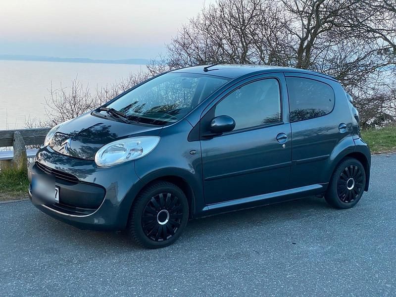 Grau Gebraucht 2005 Citroën C1 Kleinwagen | 2.400 € (Teuer) - Bild 1/4