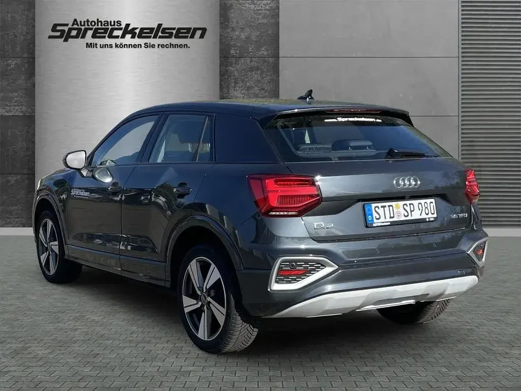 Używany Audi Q2 Advanced 150 KM (110 kW) 2025 Szary SUV