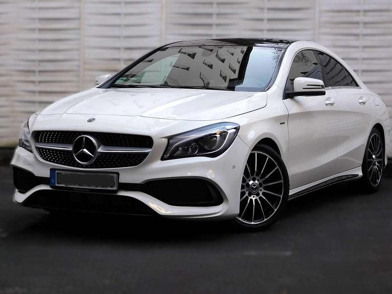 Calcitweiss unilack Gebraucht 2017 Mercedes CLA180 AMG Limousine | 17.990 € (Fairer Preis) - Bild 1/4