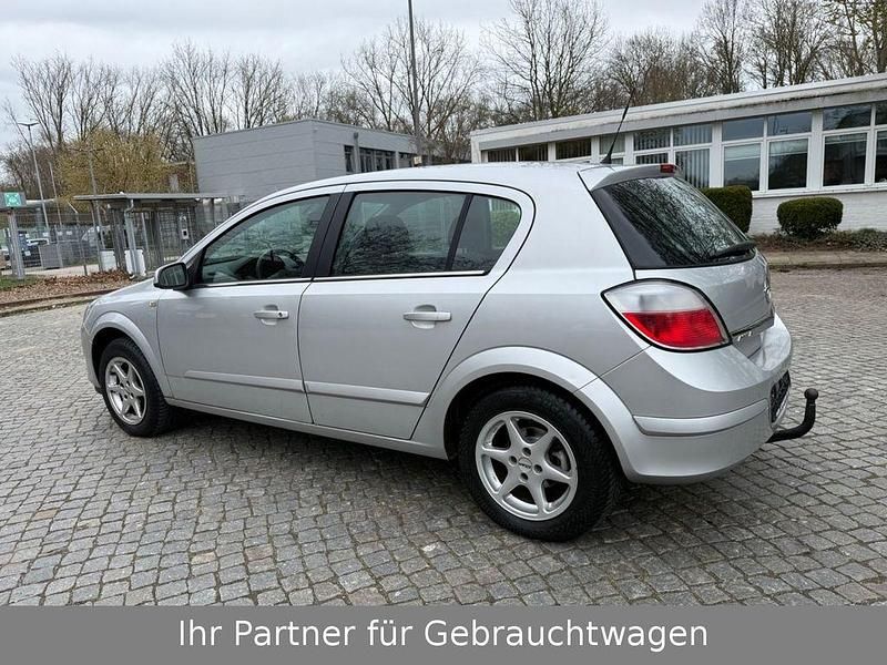 Gebraucht Opel Astra Edition 90 PS (66 kW) 2005 Silber Limousine