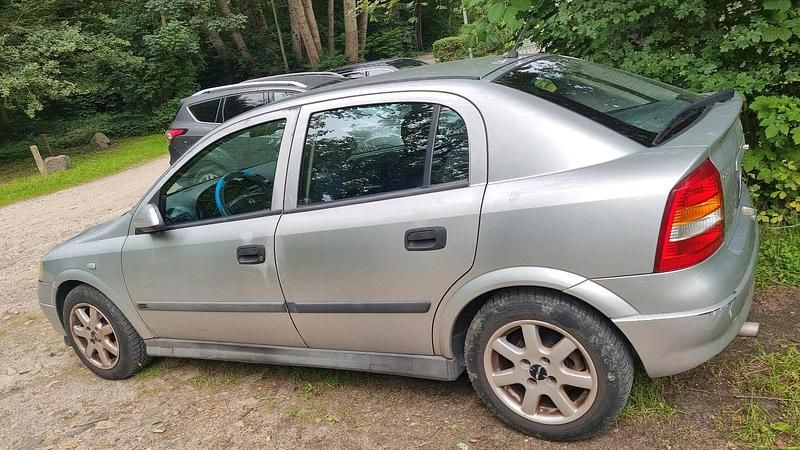 Silber Gebraucht 1998 Opel Astra Kleinwagen | 900 € (Guter Preis) - Bild 1/2