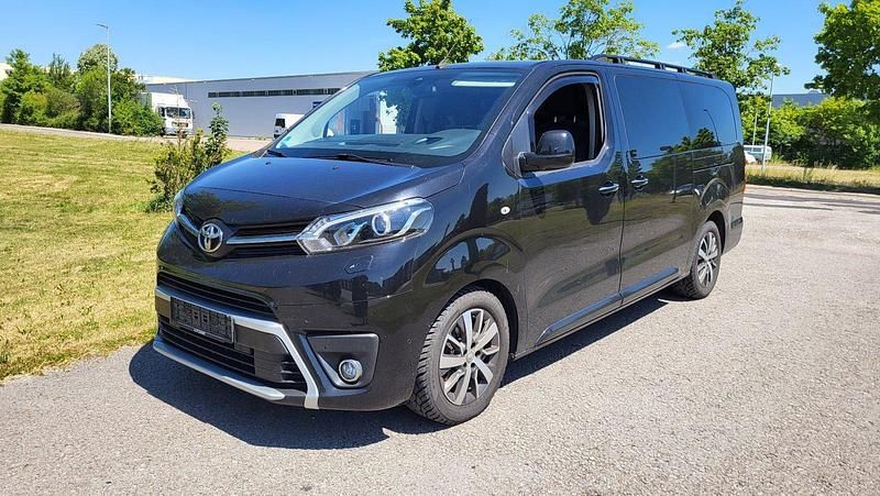 Schwarz Gebraucht 2018 Toyota Proace Van / Kleinbus | 14.800 € (Fairer Preis) - Bild 1/4