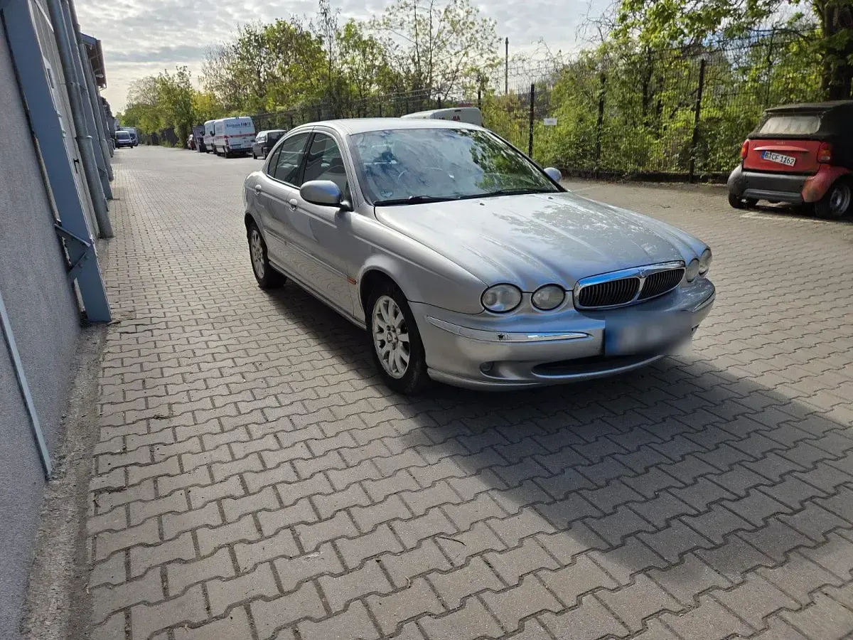 Second-hand Jaguar X-type 196 CP (144 kW) 2003 Argintiu Berlinǎ