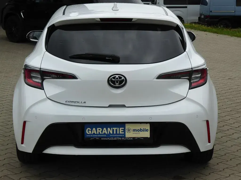 Gebraucht Toyota Corolla Team 116 PS (85 kW) 2022 Weiß Limousine