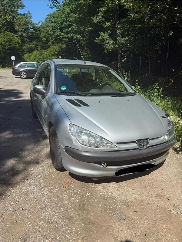 Silber Gebraucht 2005 Peugeot 206 Kleinwagen | 450 € (Superpreis) - Bild 1/4