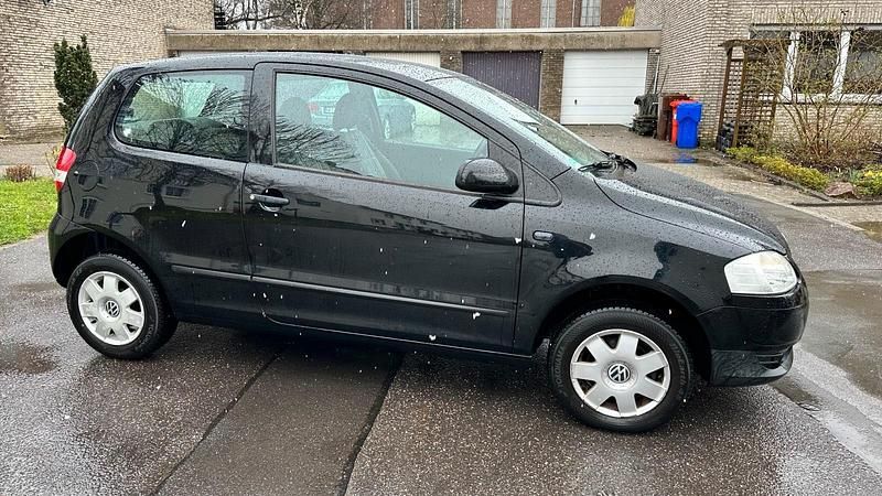 Gebraucht VW Fox 65 PS (47 kW) 2005 Schwarz Kleinwagen