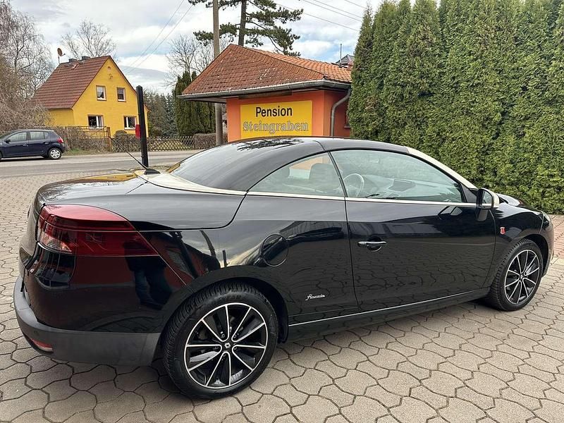 Gebraucht Renault Mégane Cabriolet Floride 132 PS (97 kW) 2014 Sternenschwarz Cabrio