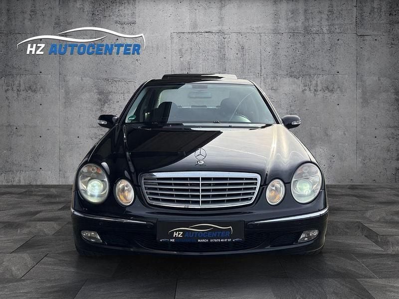 Second-hand Mercedes E200 163 CP (119 kW) 2004 Negru Berlinǎ