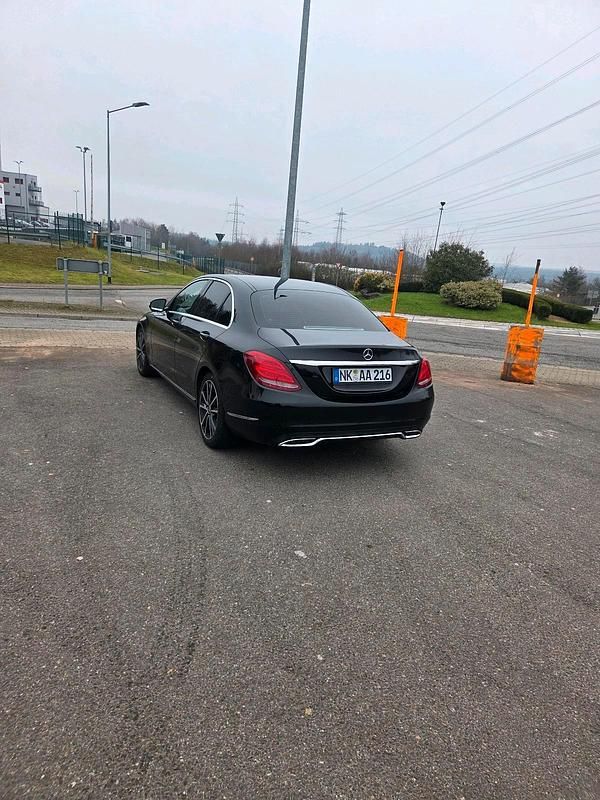 Gebraucht Mercedes 220 170 PS (125 kW) 2014 Schwarz Limousine
