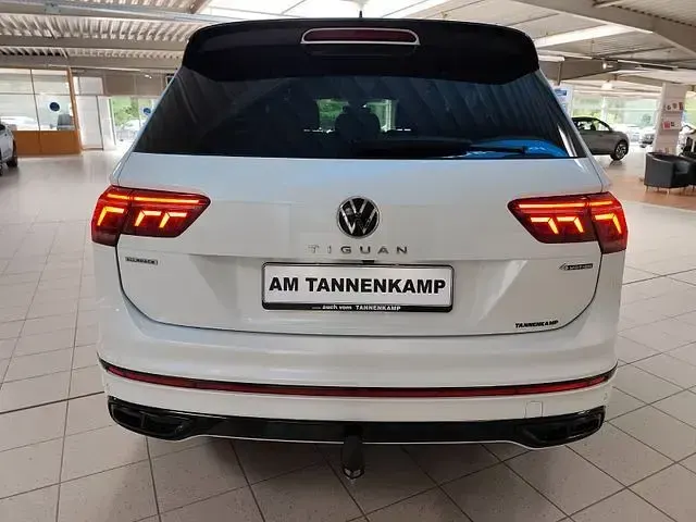 Gebraucht VW Tiguan Allspace R-line 190 PS (139 kW) 2022 Weiß SUV