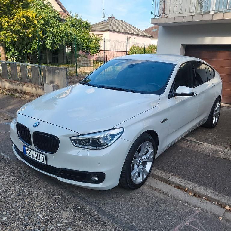 Weiß Gebraucht 2014 BMW 535 Gran Turismo Luxury Line Limousine | 17.999 € - Bild 1/4