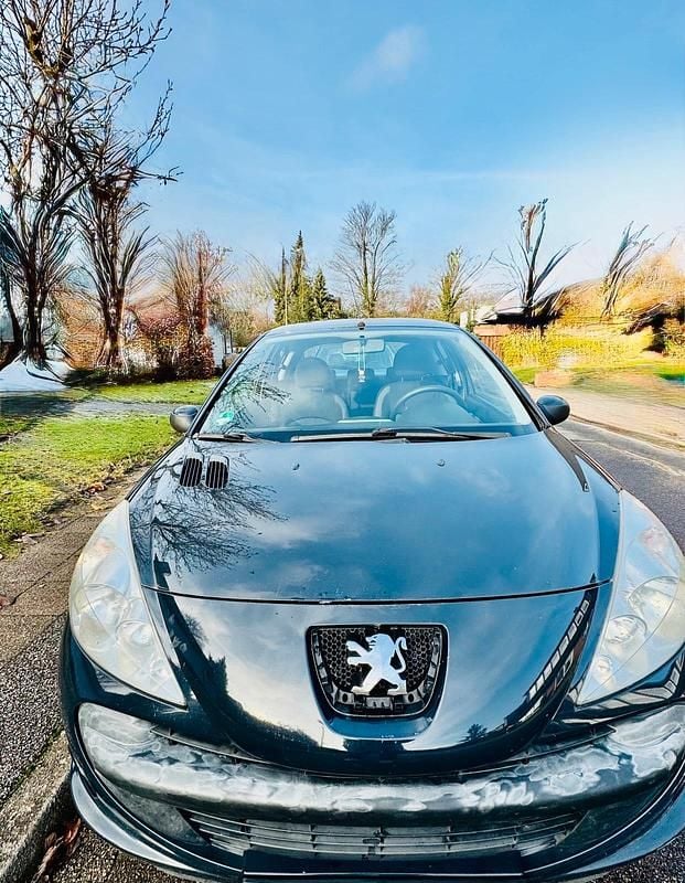 Gebraucht Peugeot 206 75 PS (55 kW) 2010 Grau Limousine