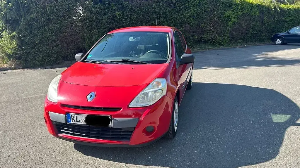 Gebraucht Renault Clio IV Authentique 75 PS (55 kW) 2012 Rot Limousine