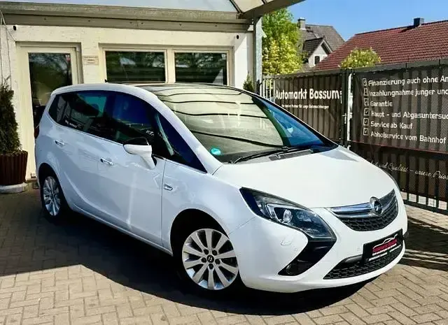 Używany Opel Zafira Tourer Innovation 120 KM (88 kW) 2011 Minivan