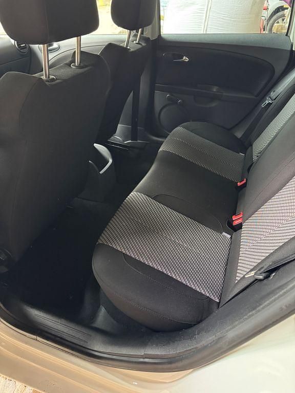 Second-hand Seat Leon Reference 125 CP (91 kW) 2010 Alb Hatchback