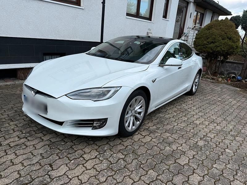 Gebraucht Tesla Model S 386 kW (525 PS) 2018 Weiß Kleinwagen