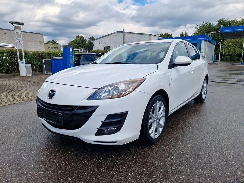Weiß Gebraucht 2011 Mazda 3 Exclusive Limousine | 2.990 € (Superpreis) - Bild 1/4