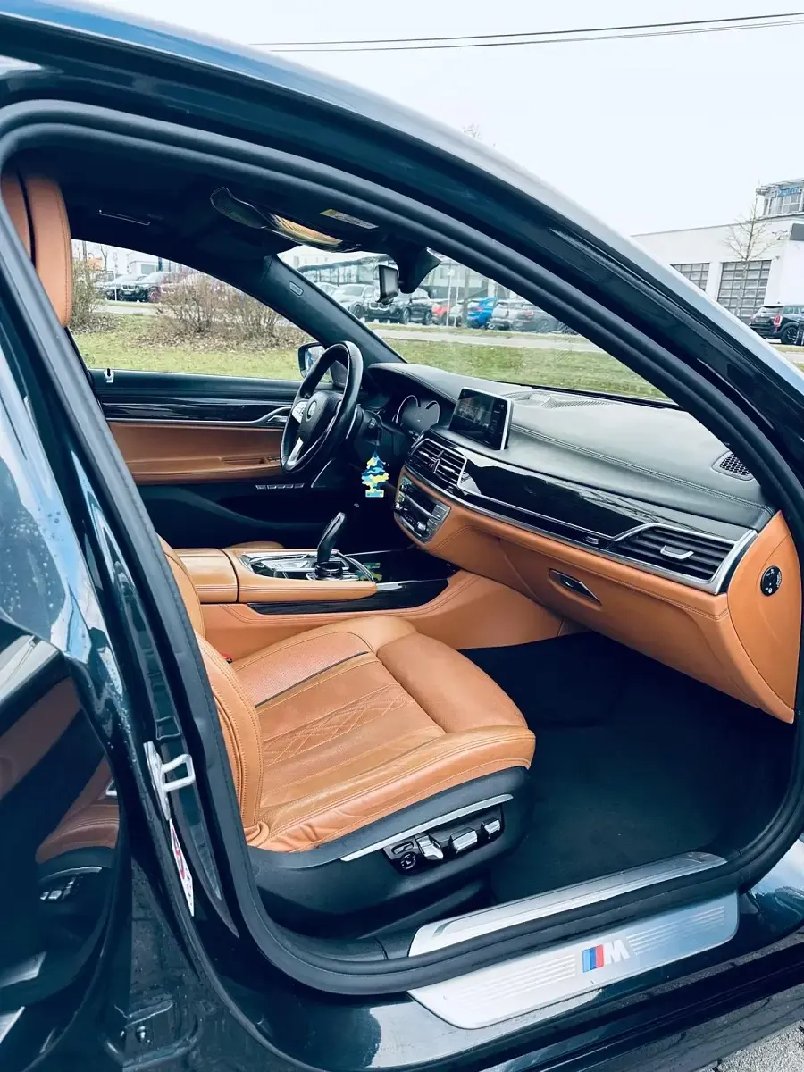 Gebraucht BMW 740 Executive 320 PS (235 kW) 2016 Grau Limousine
