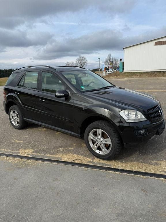 Gebraucht Mercedes ML280 190 PS (139 kW) 2009 Schwarz SUV