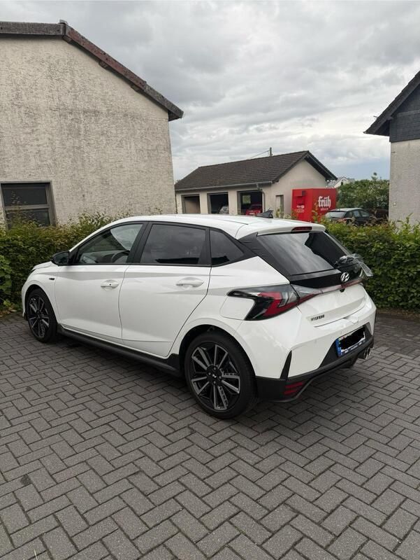 Weiß Gebraucht 2022 Hyundai i20 N Line Kleinwagen | 16.500 € (Fairer Preis) - Bild 1/4