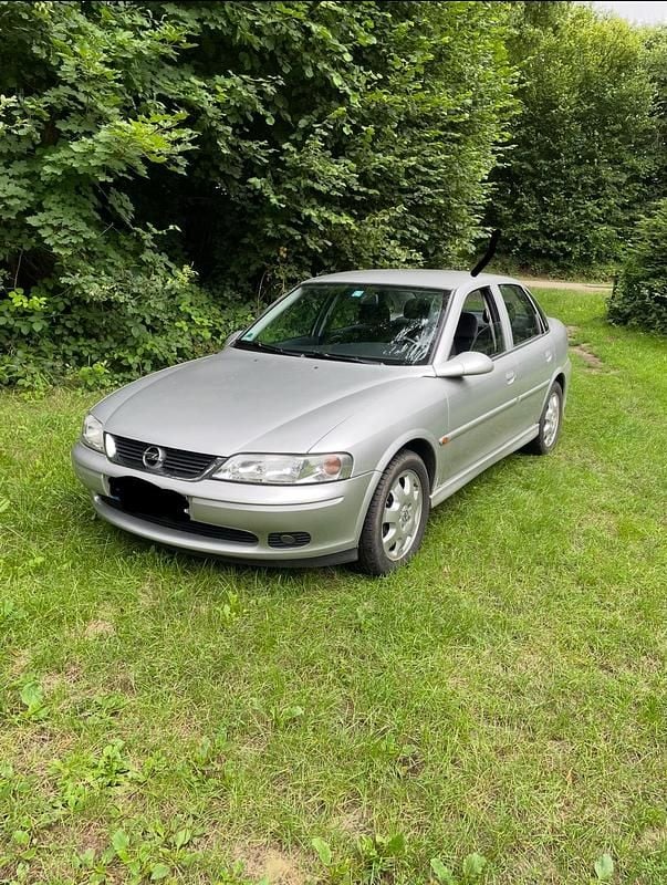 Silber Gebraucht 2001 Opel Vectra Limousine | 1.599 € (Fairer Preis) - Bild 1/4