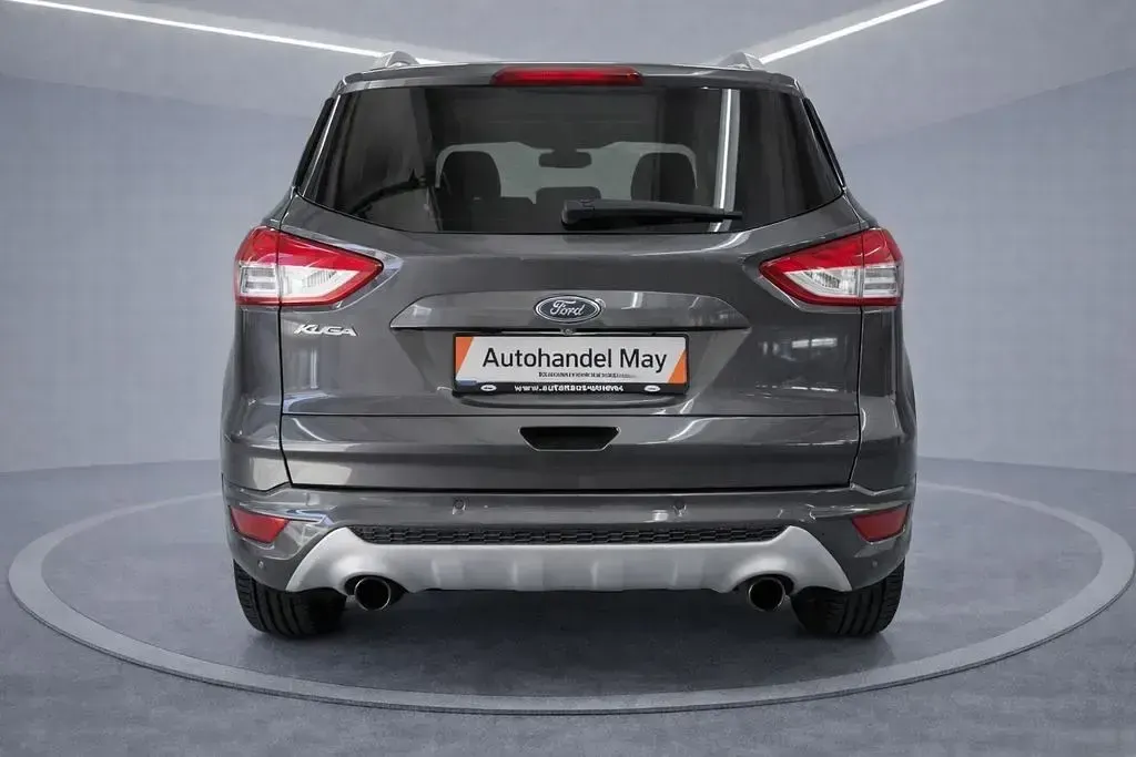 Używany Ford Kuga Individual 182 KM (133 kW) 2016 Szary SUV
