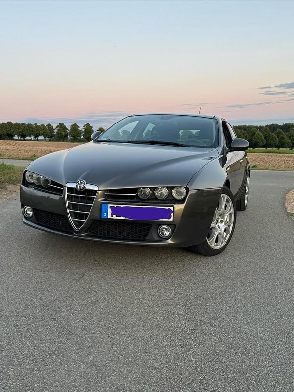 Andere farben Gebraucht 2007 Alfa Romeo 159 Distinctive Coupé | 2.450 € (Etwas zu teuer) - Bild 1/4