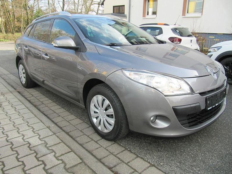 Gebraucht Renault Mégane III Dynamique 106 PS (77 kW) 2011 Grau Limousine