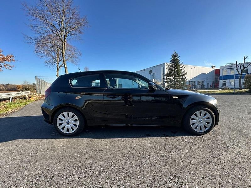 Schwarz Gebraucht 2010 BMW 118 Coupé Coupé | 3.200 € (Guter Preis) - Bild 1/4