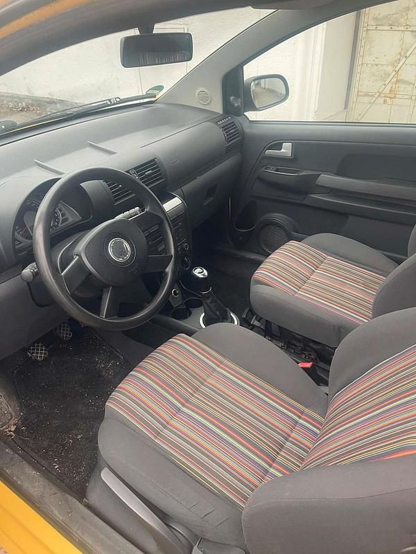 Gebraucht VW Fox 65 PS (47 kW) 2005 Gelb Kleinwagen
