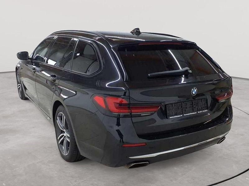 Gebraucht BMW 530 Luxury Line 286 PS (210 kW) 2022 Saphirschwarz metallic Kombi
