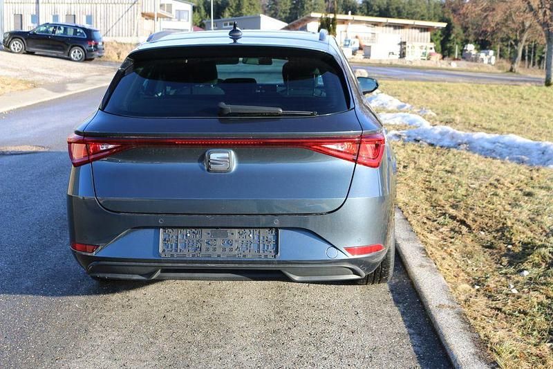 Gebraucht Seat Leon Style 150 PS (110 kW) 2022 Grau Limousine
