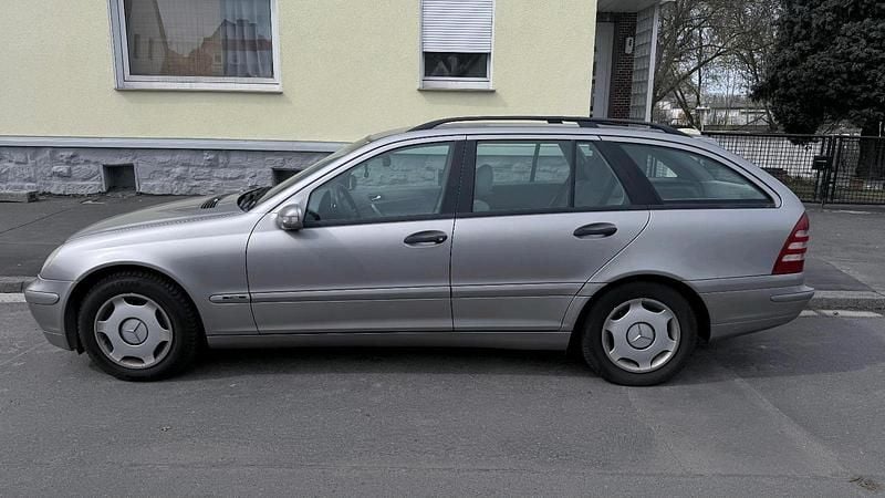 Gebraucht Mercedes C200 116 PS (85 kW) 2003 Silber Kombi