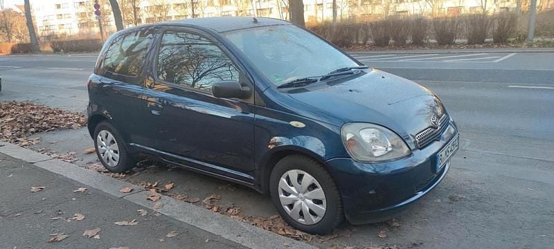 Gebraucht Toyota Yaris 87 PS (63 kW) 2003 Blau Kleinwagen