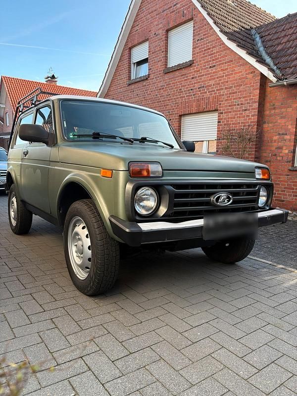Gebraucht Lada niva 83 PS (61 kW) 2016 Grün SUV