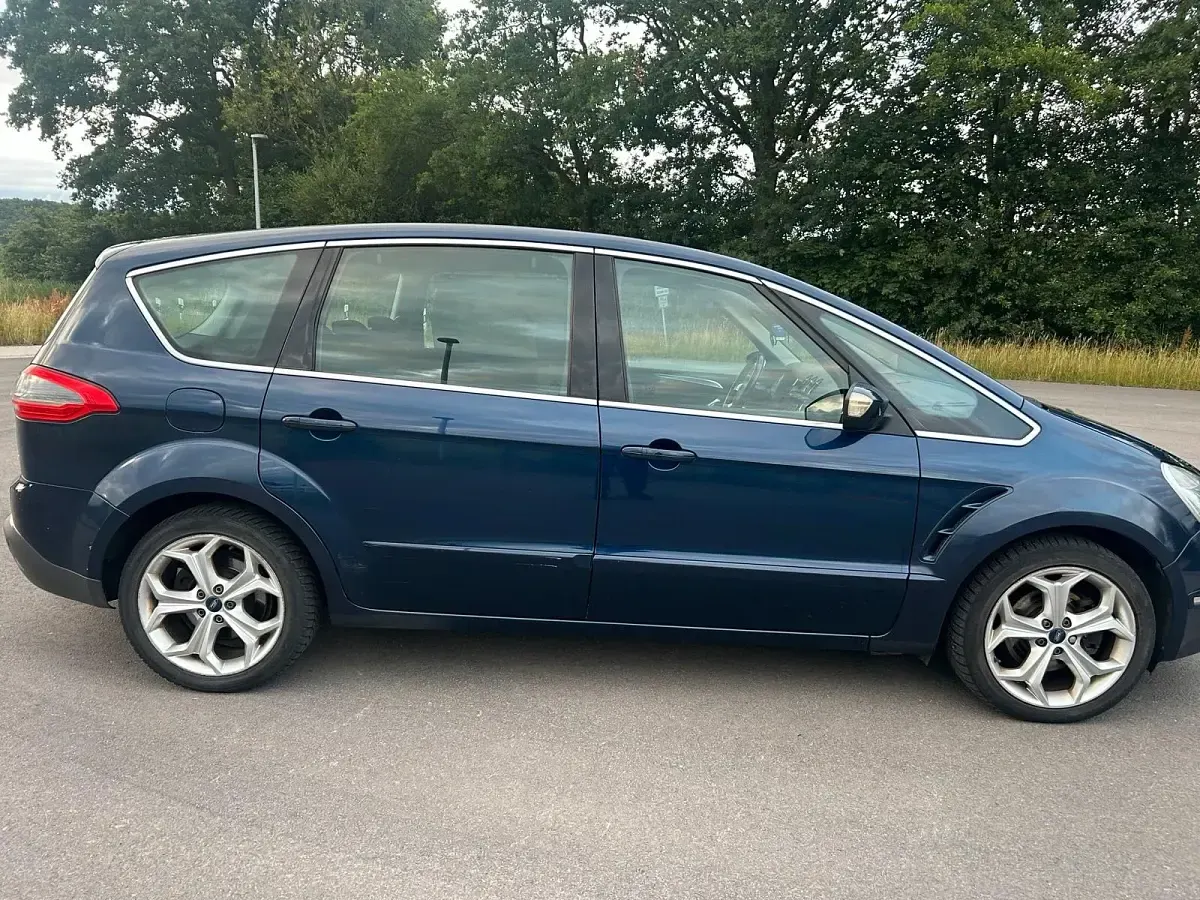 Gebraucht Ford S-MAX Titanium 163 PS (119 kW) 2010 Blau Van / Kleinbus