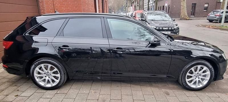 Gebraucht Audi A4 Basis 190 PS (139 kW) 2017 Schwarz Kombi