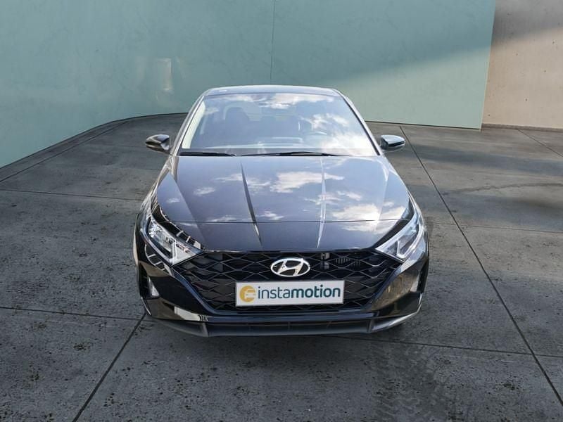 Schwarz Gebraucht 2022 Hyundai i20 Kleinwagen | 16.349 € (Guter Preis) - Bild 1/4